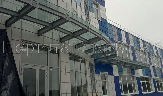 пос. Першино козырек на подконструкции в Казани. Готовые проекты ПерилаГлавСнаб