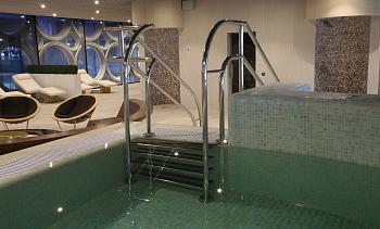 Поручни для бассейна в Казани. Готовые проекты ПерилаГлавСнаб