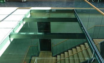 Стеклянный потолок в бизнес-центре в Казани. Готовые проекты ПерилаГлавСнаб