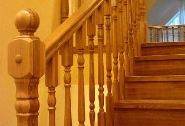 Деревянные лестницы купить в Казани