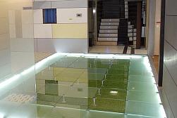 Стеклянные полы с подсветкой в Казани. Готовые проекты ПерилаГлавСнаб - фото 1