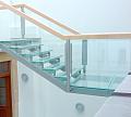 Стеклянные ступени и стеклянная площадка на лестнице в Казани. Готовые проекты ПерилаГлавСнаб - фото 1