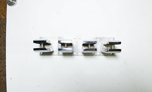 Стеклодержатель литой напольный, плоский 50х50х190 мм, для стекла 10-12 мм, полированный AISI 304, уценка k275-2-У 7