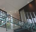 Стеклянные полы на площадке маршевой лестницы в Казани. Готовые проекты ПерилаГлавСнаб - фото 1