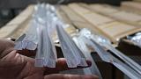 Контроль качества Уплотнитель для стекла в душевую кабину стекло-стекло 8мм зиг-заг 2,2 м t227